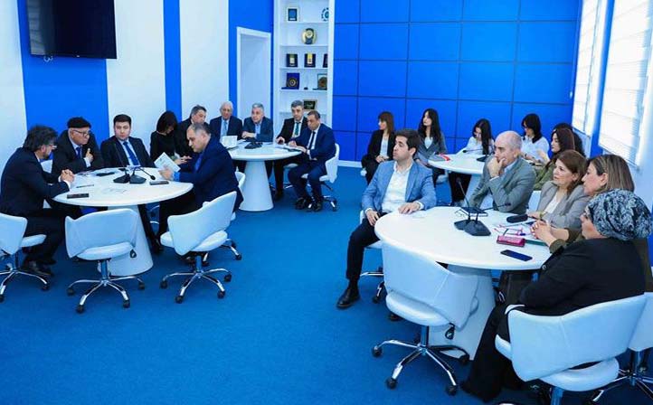 UNEC-də müxtəlif elm sahələri üzrə yeni elmi jurnalların yaradılması imkanları müzakirə olunub
